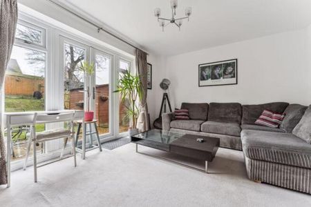 2 bedroom semi-detached house to rent - Photo 3