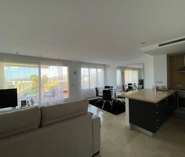 Middle Floor Apartment in Benahavís - Photo 6