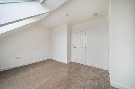3 bedroom end of terrace house to rent - Photo 3