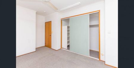 Two Bedroom Townhouse in Quiet complex - Photo 5