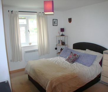 2 bedroom Flat To Let - Photo 6