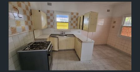 3 bedroom fibro house Cabramatta - affordable home - Photo 5