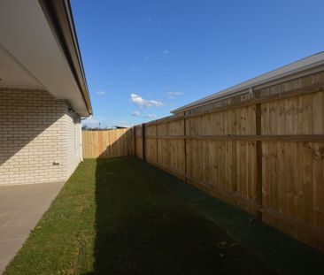Move into Brand New Home and Enjoy the Rest ! Rent$700pw Upto 10/07... - Photo 5