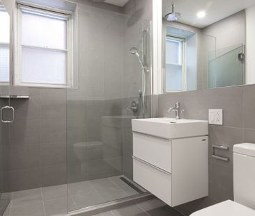 2068 Sherbrooke - Photo 1