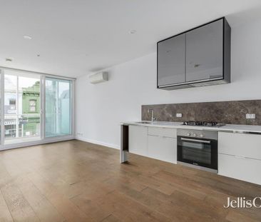 Apartment living with dynamic vitality - Photo 3