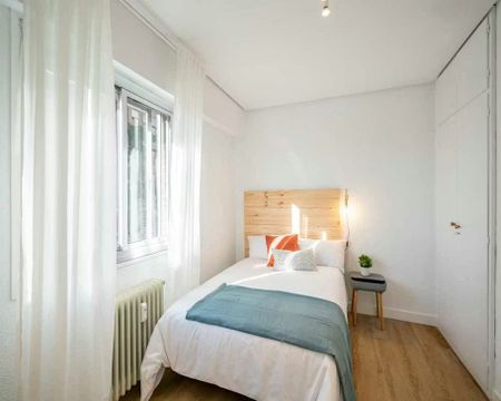 Calle del Conde de la Cimera, Madrid, Community of Madrid 28040 - Photo 3