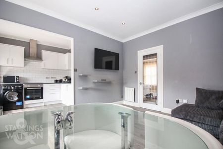 2 bedroom flat to rent - Photo 3