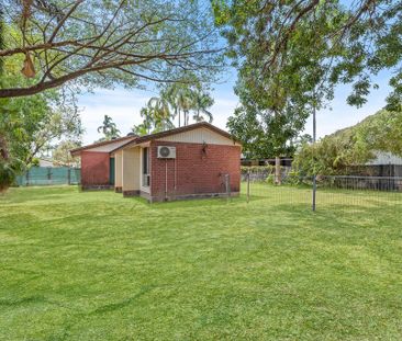 SPACIOUS HOME WITH LARGE FENCED YARD – CONVENIENT LOCATION! - Photo 2