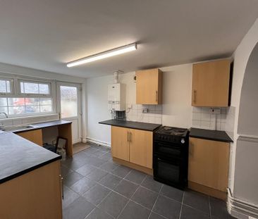 3 bedroom terraced house to rent - Photo 2