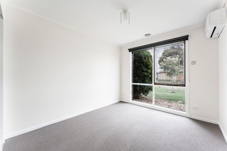 CENTRAL WERRIBEE LOCATION - Photo 3