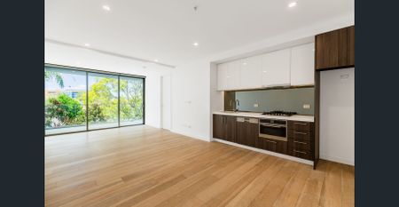 Two-Bedroom Apartment for Lease in Kensington - Photo 2