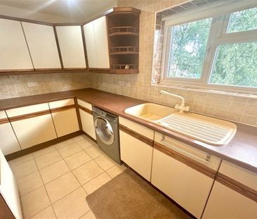 Charnwood Crescent, Chandlers Ford, SO53 - Photo 4