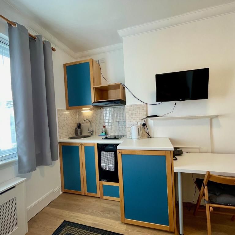 BILLS INCLUDED - Modern Single Studio in Hammersmith, London W6 - Photo 1