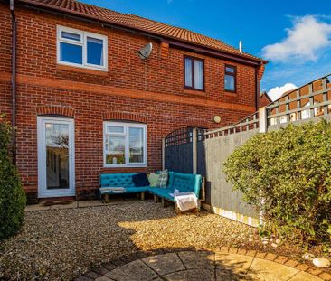 2 bedroom terraced house to rent - Photo 5