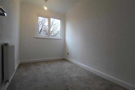 3 bedroom apartment to rent - Photo 2
