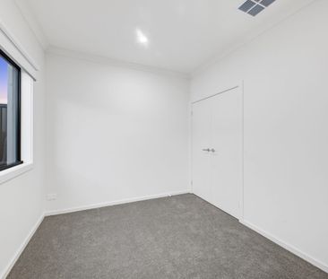 Modern Townhouse in Mickleham - Photo 5