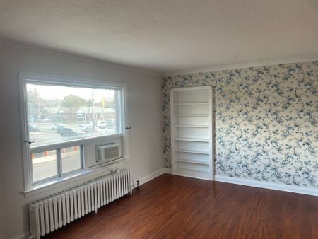 For Lease - 362 O'Connor Drive Unit# 2, Toronto, Ontario - Photo 3