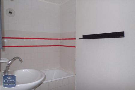 Location Appartement 2 pièces 47m² BARBERAZ 73000 - Photo 4