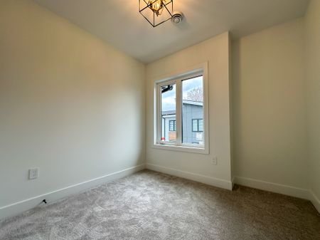 Brand New 3 Bed Townhouse | Langley | Double Garage | Corner Unit 4 - Photo 2