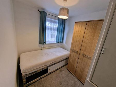 3 bedroom property to rent - Photo 3