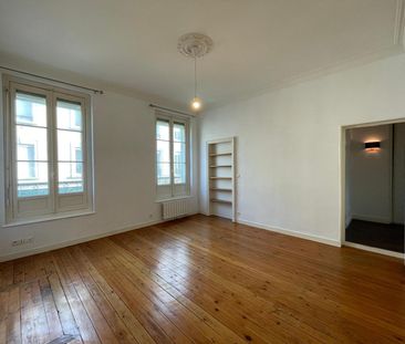 Location Appartement 2 pièces 48m² ANGERS 49100 - Photo 2