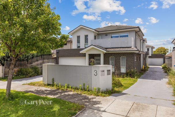 2/3 Malacca St, McKinnon VIC 3204 - House For Rent | Domain - Photo 1