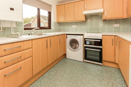 3 bedroom link detached house to rent - Photo 2