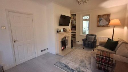 3 bedroom semi-detached house to rent - Photo 2