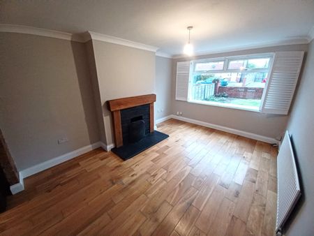 3 bedroom semi-detached house to rent - Photo 5