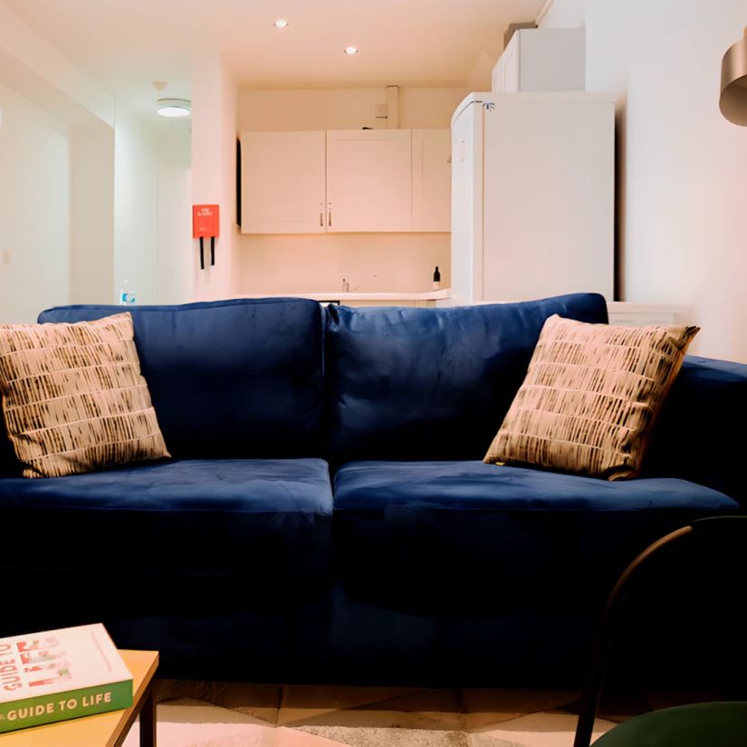 Flat 6 - 2 Bedroom House - Photo 1