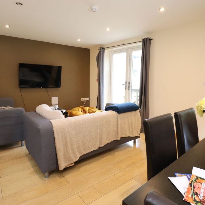 Avon Road, Bournemouth - Photo 1