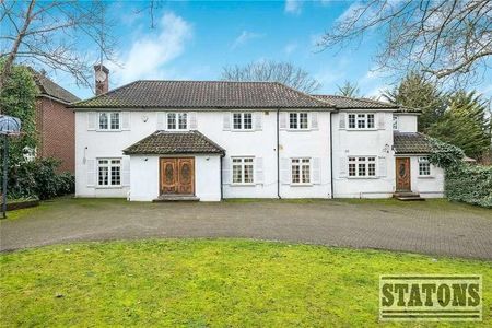 Stambourne House, Totteridge Village, London, N20 - Photo 4
