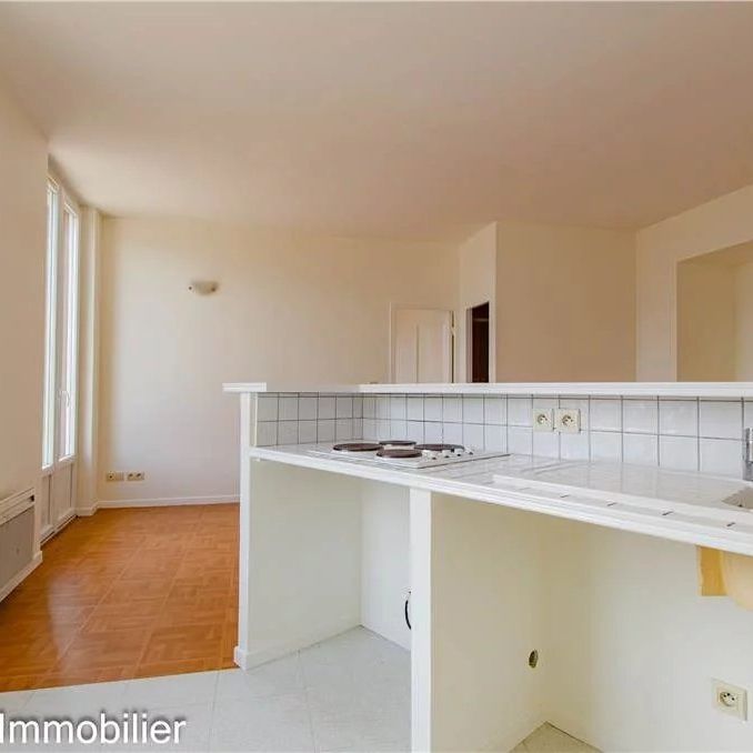 Location Appartement 2 pièces 50m² ST MARCELLIN 38160 - Photo 1
