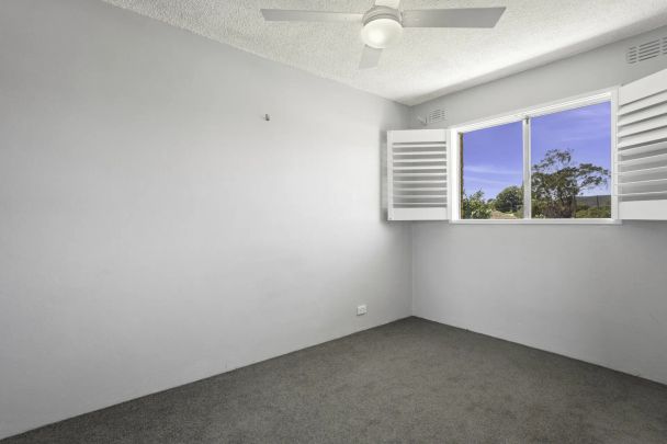 2 bedroom unit with own lock up garage - Photo 1
