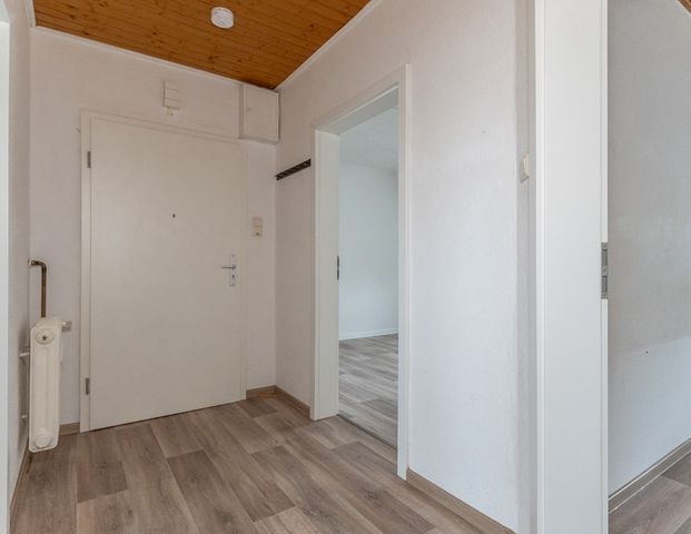 Ca. 51 m² große 2-Zimmer-Dachgeschosswohnung mit Tageslichtbad in Hagen-Eilpe - Photo 1