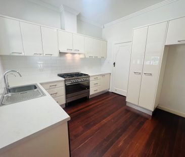 Only a 6 Month Lease on Offer! - Photo 3