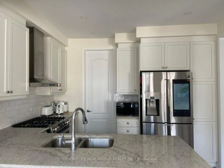 Condo Townhouse For Lease | N9235473 - Photo 4