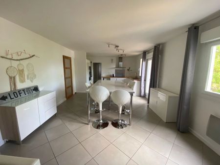 Location Appartement 4 pièces 104 m2 à Montpellier - Photo 2