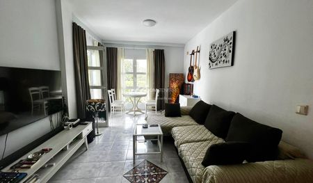 Apartamento · Alquiler a largo plazo · - Photo 4