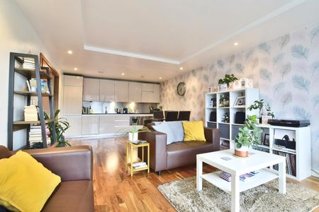 2 bedroom apartment to rent City Loft, 94 The Quays, Salford, M50 - Photo 2