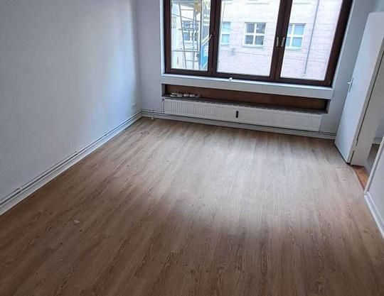 ZENTRAL & MITTENDRIN | 2,5 Zimmer | Balkon | Duschbad | ab sofort! - Photo 1