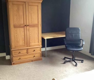 3 Bedroom Properties to Rent - Photo 2