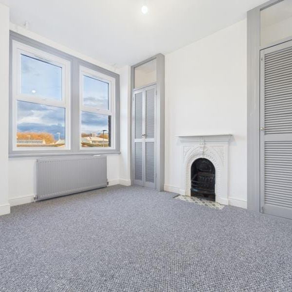 Linden Road, Linden, Gloucester - Photo 1