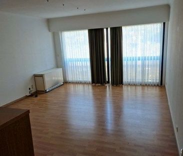 Appartement op eerste verdieping met 1 slaapkamer gelegen aan de Le... - Photo 2