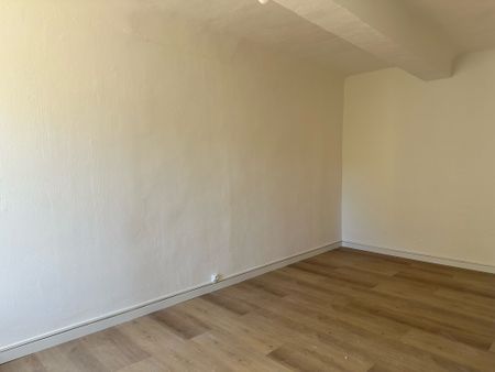 Location Appartement 2 pièces 47m² TOULON 83000 - Photo 2