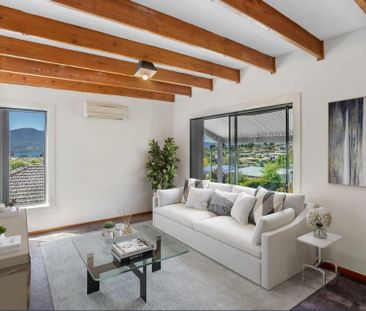 Spacious Family Home in Montrose - Photo 2