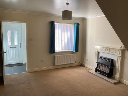 2 bedroom end of terrace house to rent - Photo 1