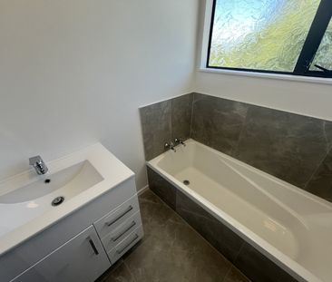 24 Fernhaven Grove, Newlands - Photo 6