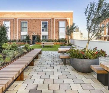 Henshaw Parade The Hyde, Colindale, London, NW9 - Photo 3