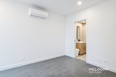 THREE BEDROOMS RESORT-INSPIRED LIVING - UNFURNISHED - Photo 2